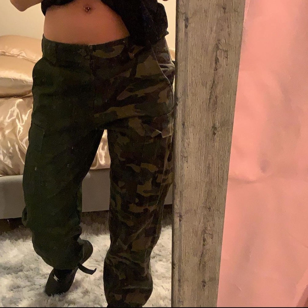 Fashionnova khaki army cargo pants Small